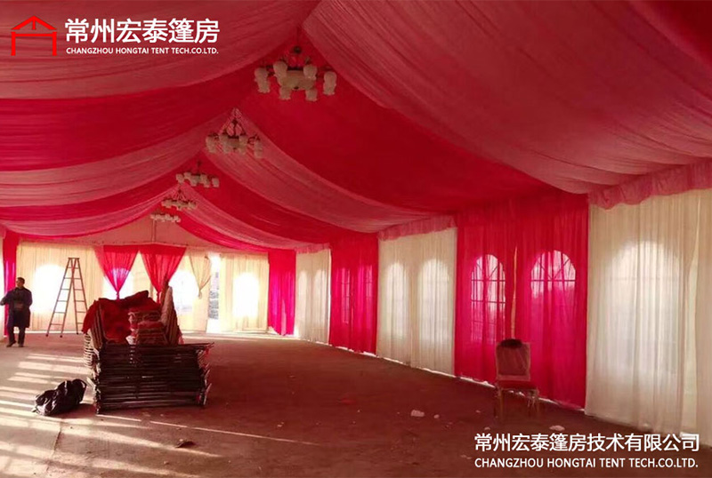 7661548919068124.jpg 婚慶篷房搭建.jpg